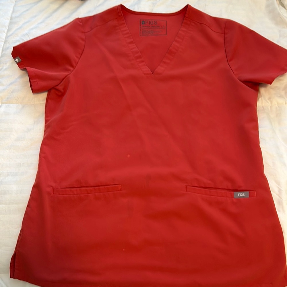 *RARE* Clay Figs Scrub Top Size Small